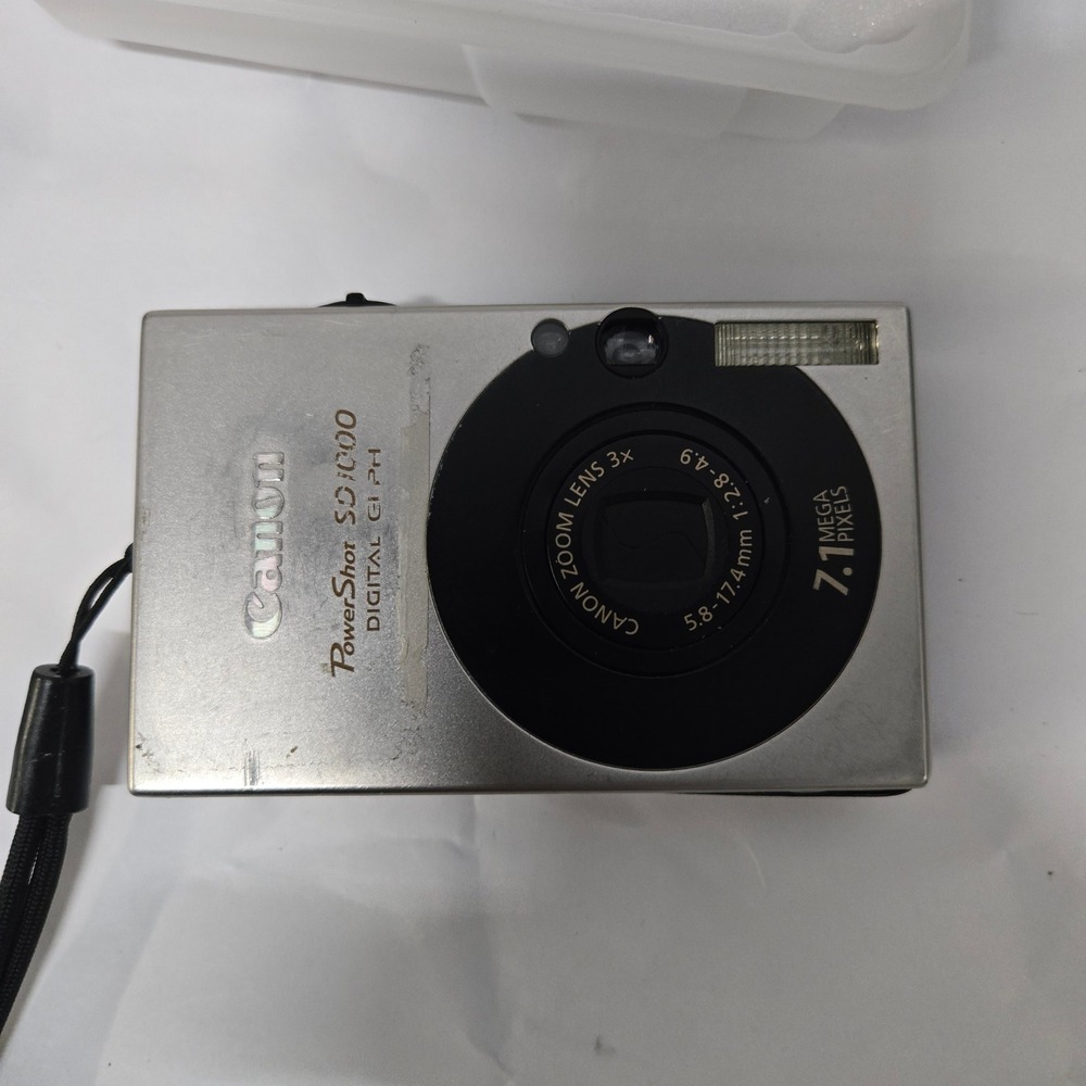 Canon PowerShot SD1000 Digital ELPH camera in silver Parts only